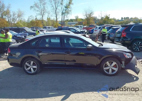 2012 Volkswagen Passat 2.5L S из США, поврежденный, VIN 1VWAP7A33CC014783